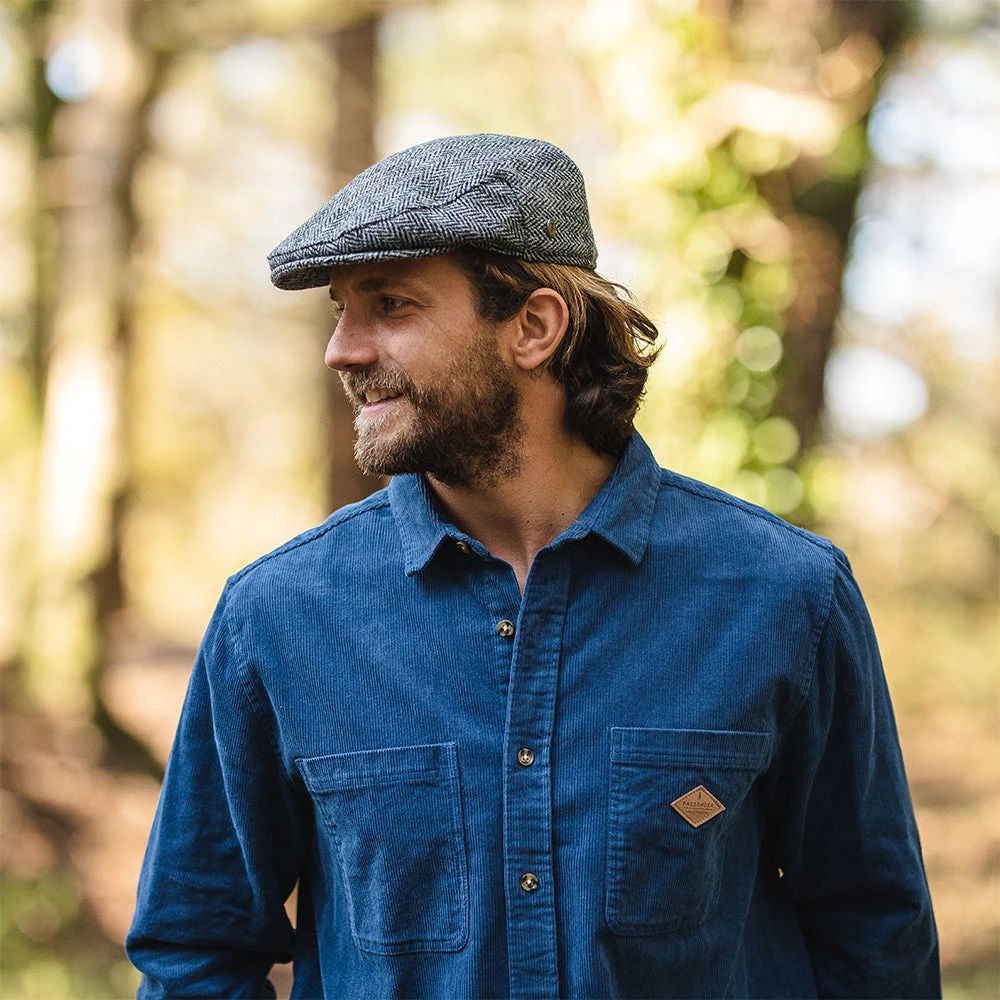 Jaxon & James Harris Tweed Herringbone Kinloch Flat Cap - Black-Grey - Image 4