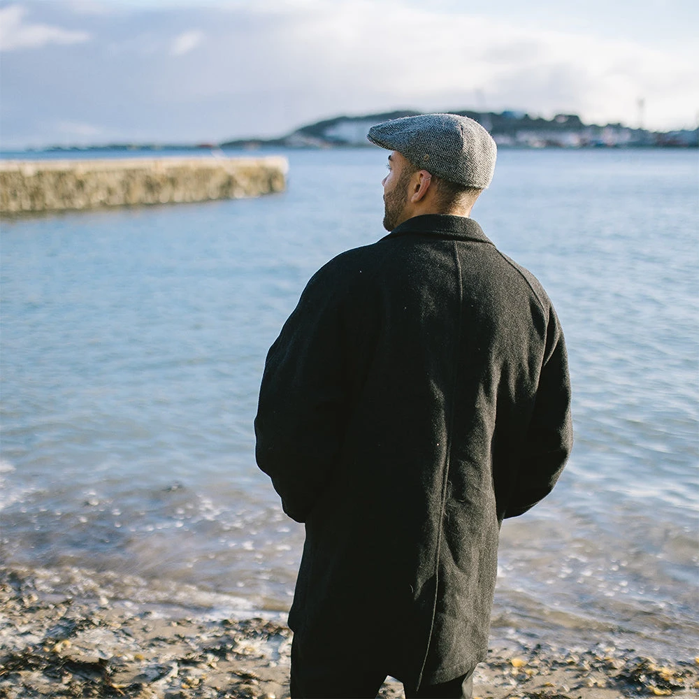 Jaxon & James Harris Tweed Herringbone Kinloch Flat Cap - Black-Grey - Image 9