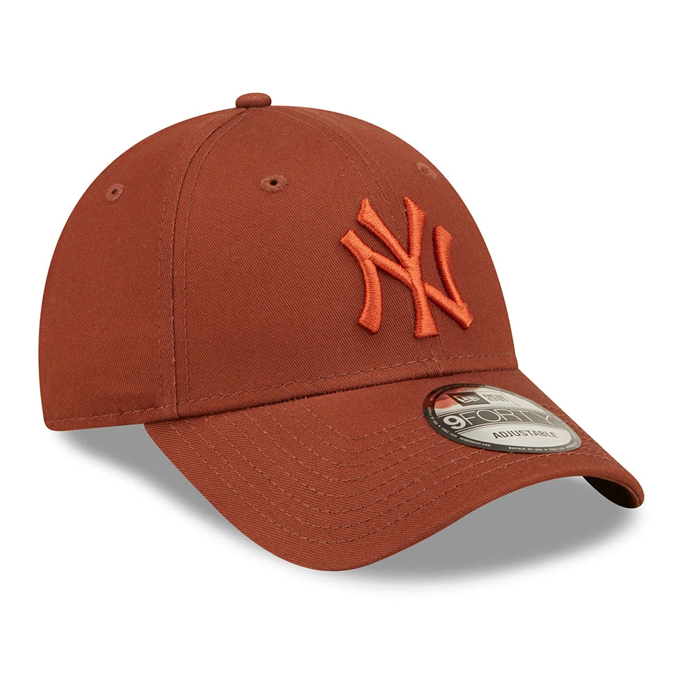 New Era 9FORTY New York Yankees Baseball Cap - MLB League Essential - Brown-Rust - Image 3