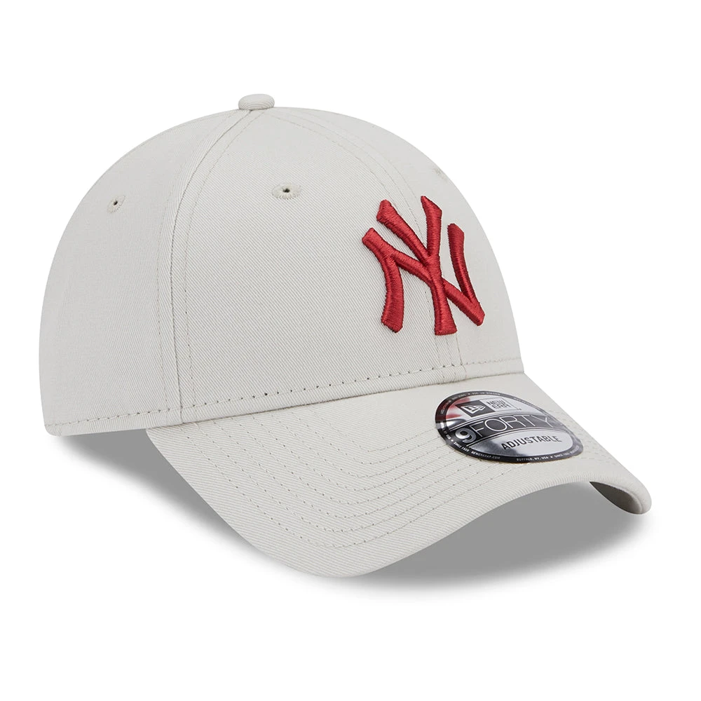 New Era 9FORTY New York Yankees Baseball Cap - MLB League Essential - Stone-Cardinal - Image 3