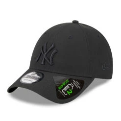 New Era 9FORTY New York Yankees Baseball Cap - MLB Repreve Outline - Black On Black