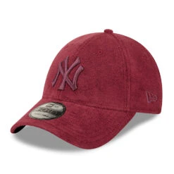 New Era 9FORTY New York Yankees Baseball Cap - MLB Towelling - Maroon