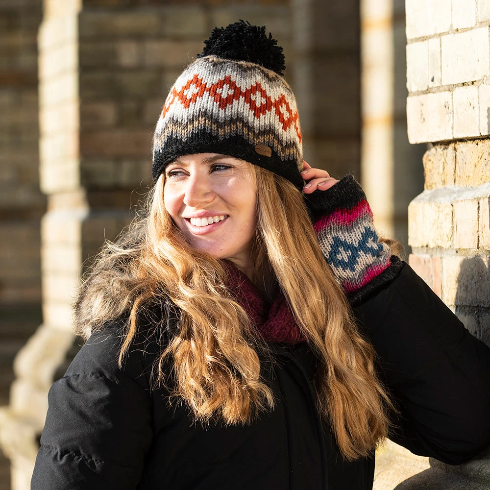Kusan Diamond Fair Isle Bobble Hat - Grey-Multi - Image 4